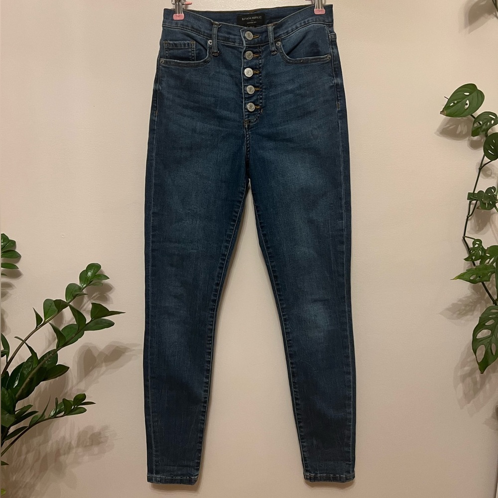 Banana republic button dark wash high rise skinny jeans